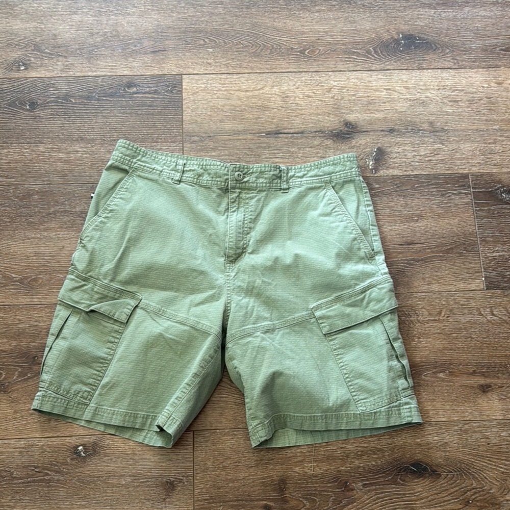 Edgar + ash green shorts‎ large